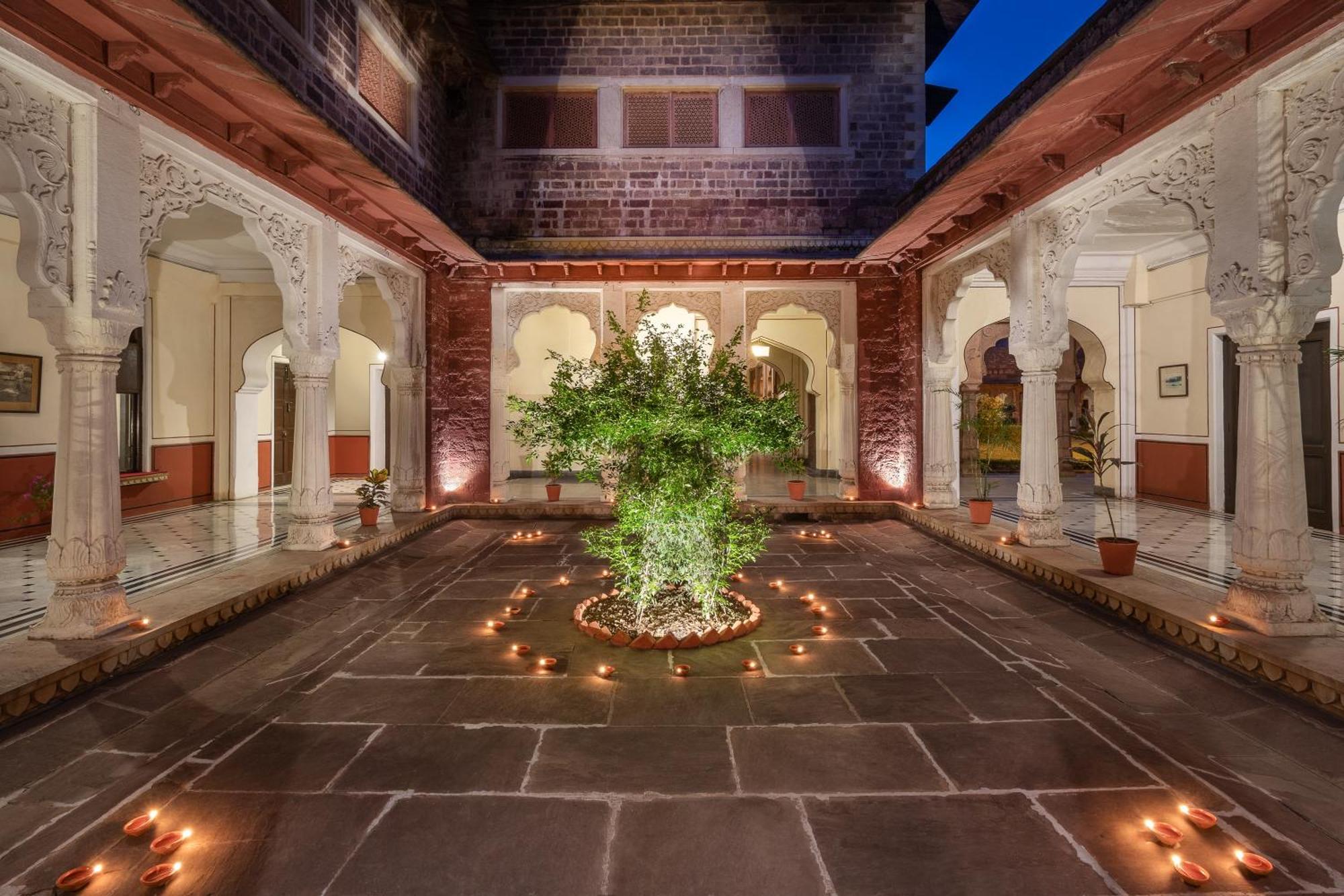 Umed Bhawan Palace, Kotah Exterior photo